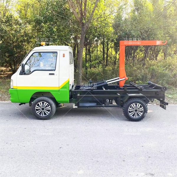 電動(dòng)四輪勾臂車